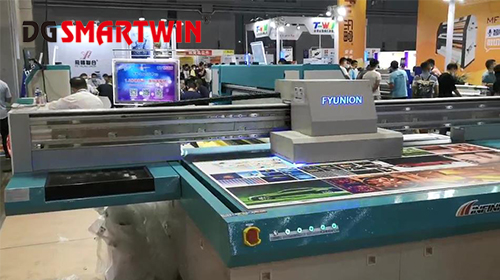 全自動(dòng)UV數(shù)碼噴繪機(jī)應(yīng)用案例